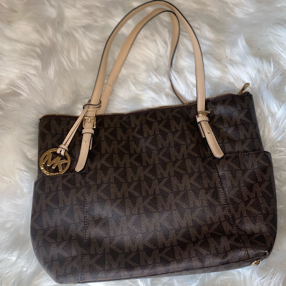 LIKE NEW Michael Kors Logo Purse